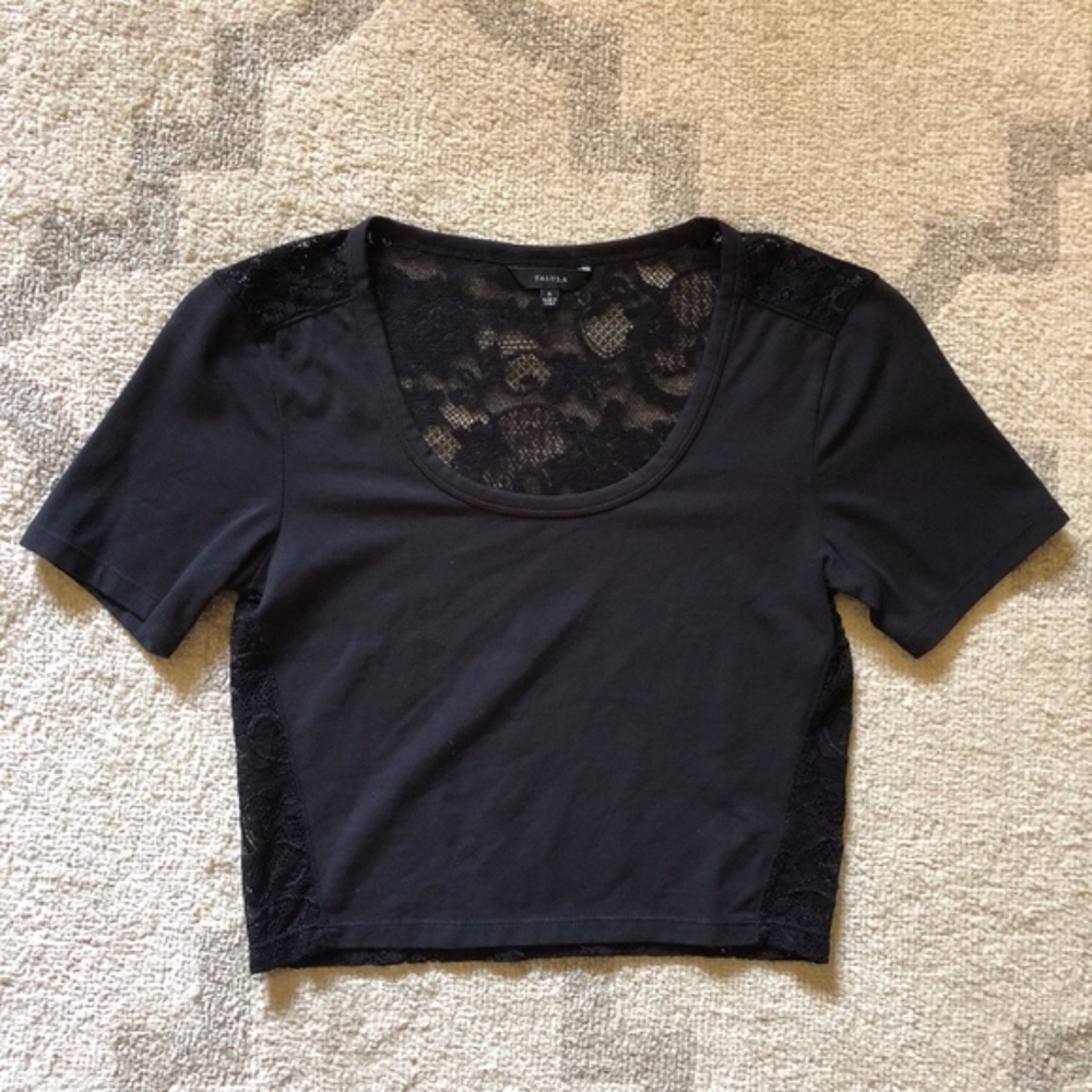 Aritzia Talula Lace Back Crop Top
